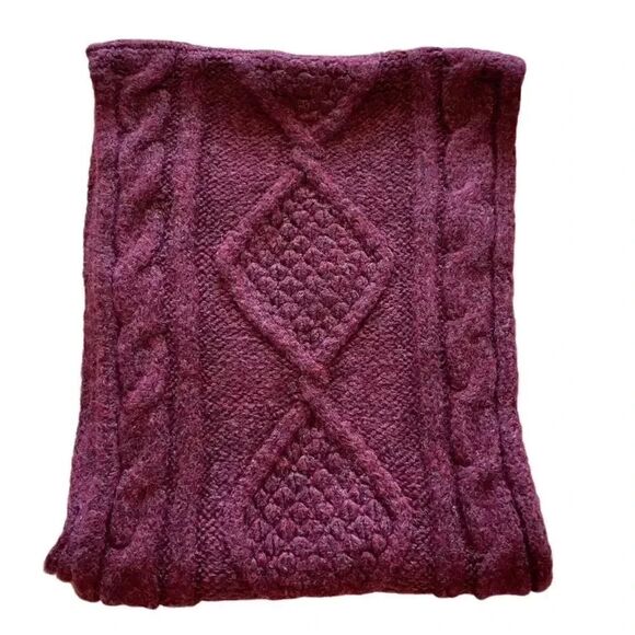 2 for $30 Old Navy Knitted Cable Lover Infinity Scarf - Picture 2 of 7